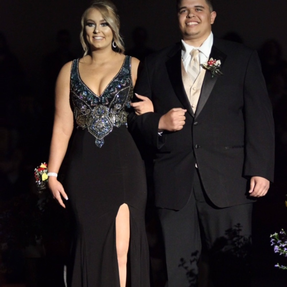 PROM DRESS - Picture 2 of 6